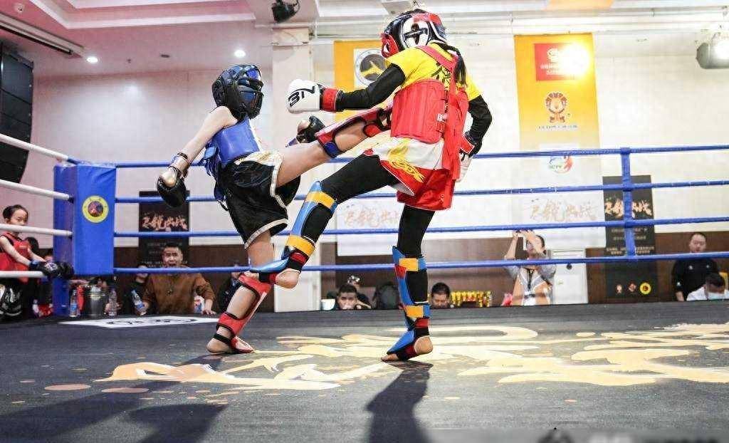 青少年如何更好保护自己一场自由搏击赛所带来的思考_比赛_挑战赛