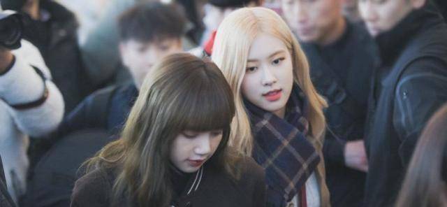 blackpink祝福朴彩英生日,jennie真实,看到金智秀,有心了_lisa_照片