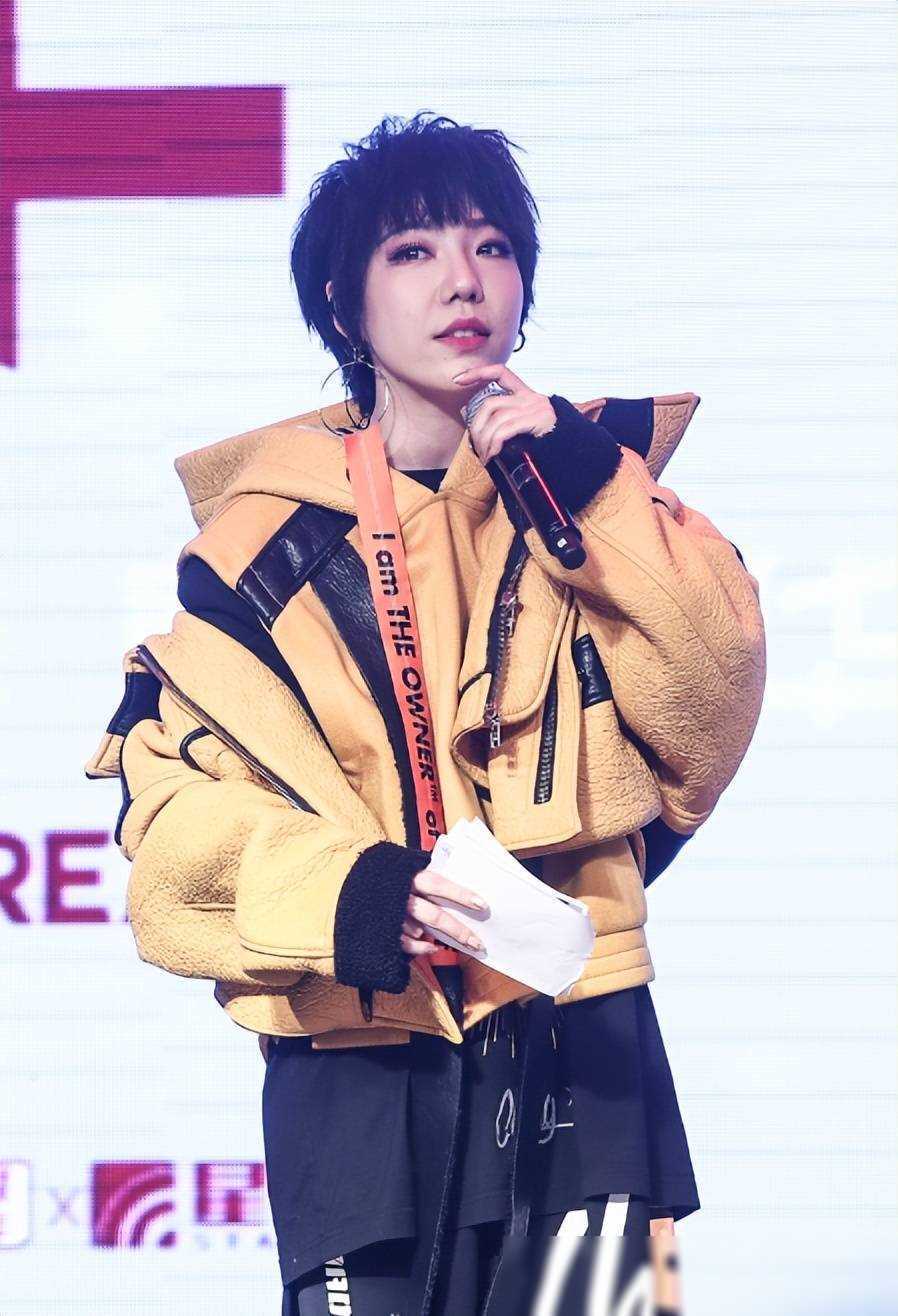 原创事实证明逐渐消失的吴莫愁早已经走上了一条不归路