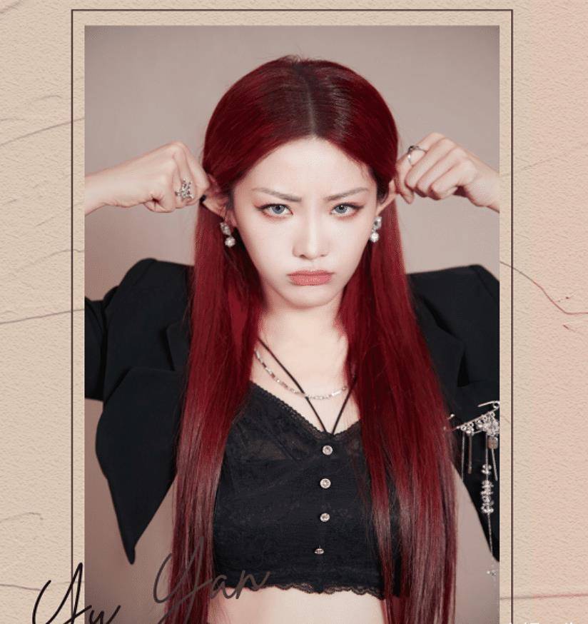 原创the9搞怪公式照片许佳琪长马尾很俏皮而赵小棠一言难尽