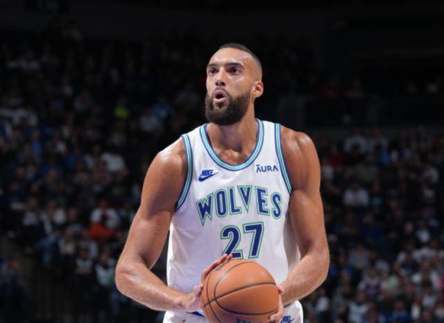 湖人旧将卡鲁索大爆发公牛主场击败森林狼