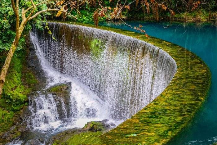 天星桥在黄果树瀑布景区同样拥有盛名,如果说黄果树瀑布的特点是气势