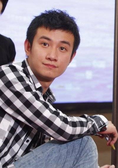 报考了中央戏剧学院后大一就拍摄了《拯救少年犯》,大二拍