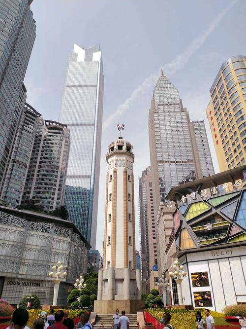 越来越多的年轻人趋之若鹜,感受着重庆这座城市的魅力,成为的当下热门