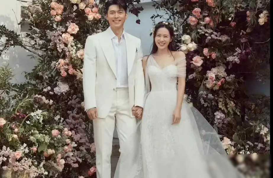 原创孙艺珍晒甜蜜婚纱照两周年结婚纪念日快乐