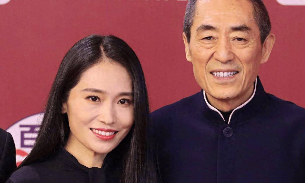 尽管张艺谋与前妻的分手不是一件光彩的事情,但毫无疑问,他在对待子女