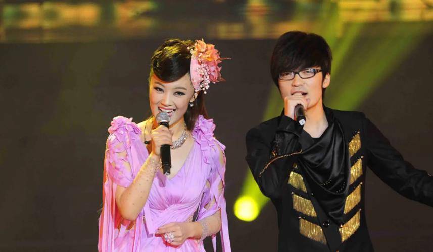 原创分手后的王小玮依旧风光无限而玖月奇迹的王小海呢