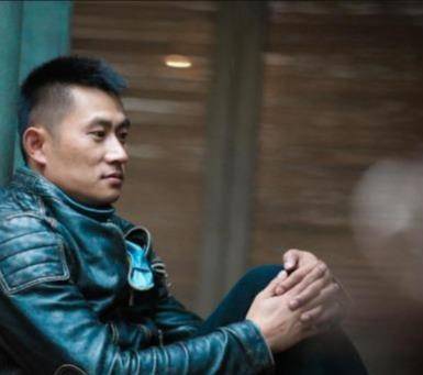 这一行竞争少,需求大,朱少杰确实多了很多机会.