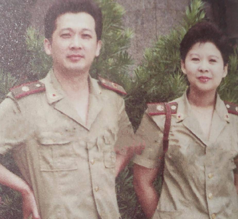 原创董文华初恋为娶她苦等4年13次上舞台靠丈夫和儿子走出低谷