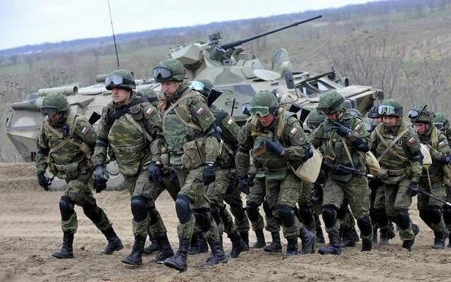 原创俄军巨型炸弹密集轰炸乌军阵地损失惨重恰索夫亚尔失守