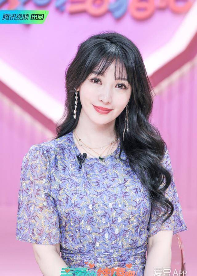 「消息」38岁仍单身柳岩《亲爱的结婚吧》展现婚恋观_父母_李波儿