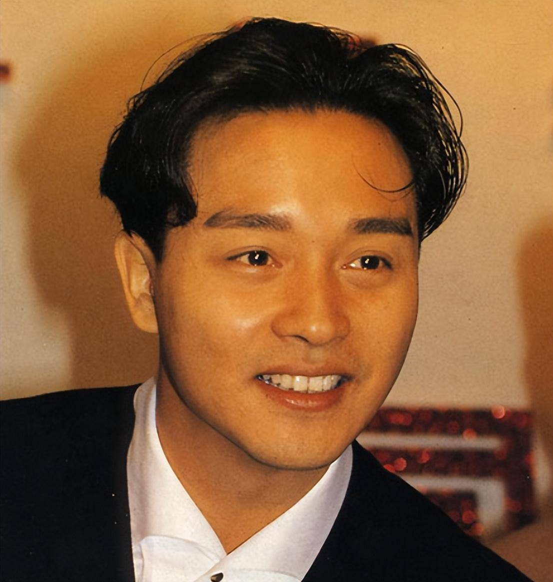 所以在这还是希望喜欢张国荣的人,能够接受他的离去,否则和其初恋女友