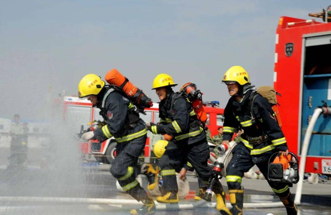 专业介绍消防工程主要研究消防法规,防灭火工程技术,火灾调查,灭火