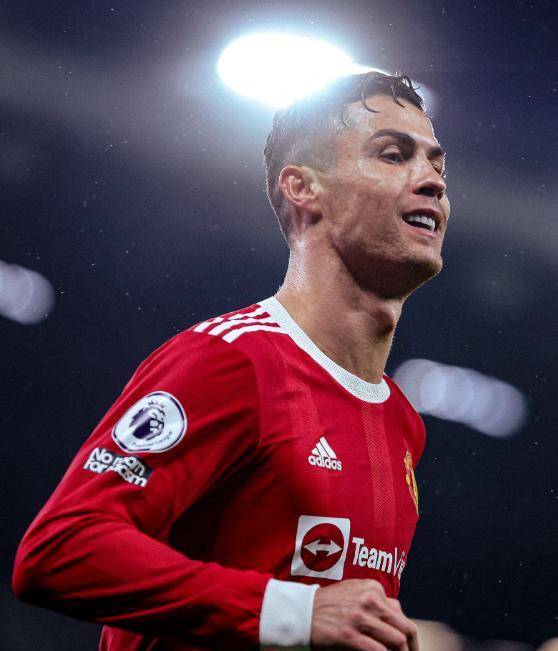 c罗大展宏图荣膺四大联赛金靴超越梅西之巅