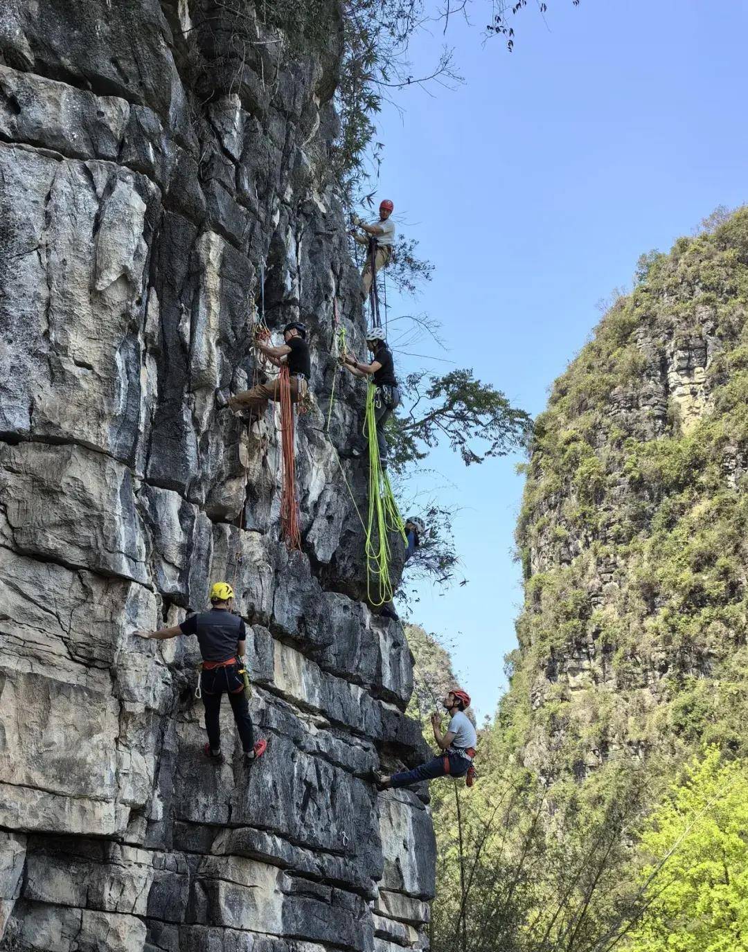 认证_登山_周鹏