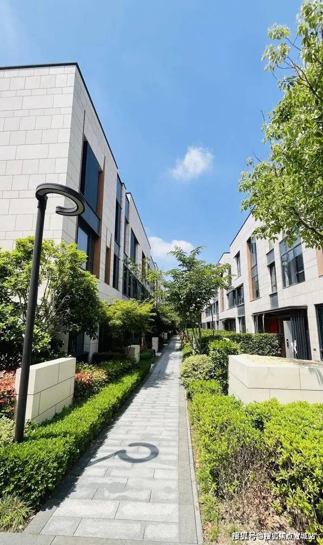 龙湖天钜售楼处电话龙湖天钜24小时电话详情丨龙湖天钜楼盘详情丨售楼