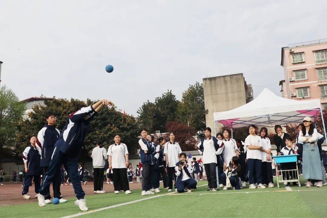 台实少年意气发运动场上展芳华三台中学实验学校第六届春季运动会掠影