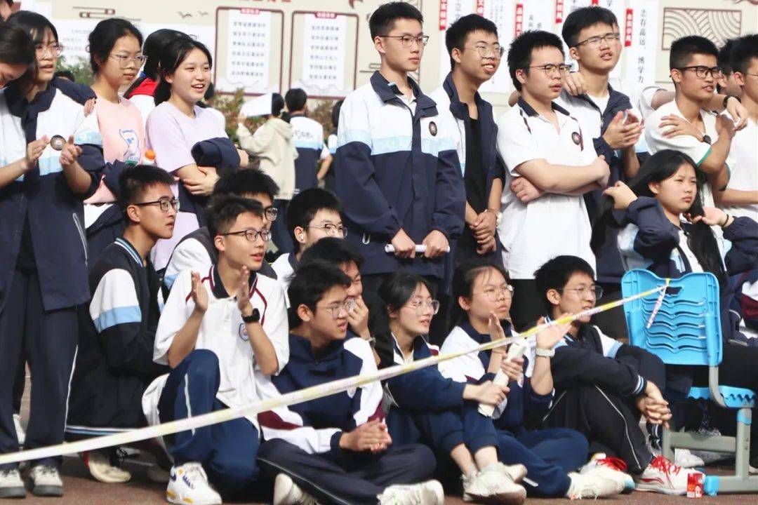 台实少年意气发运动场上展芳华三台中学实验学校第六届春季运动会掠影