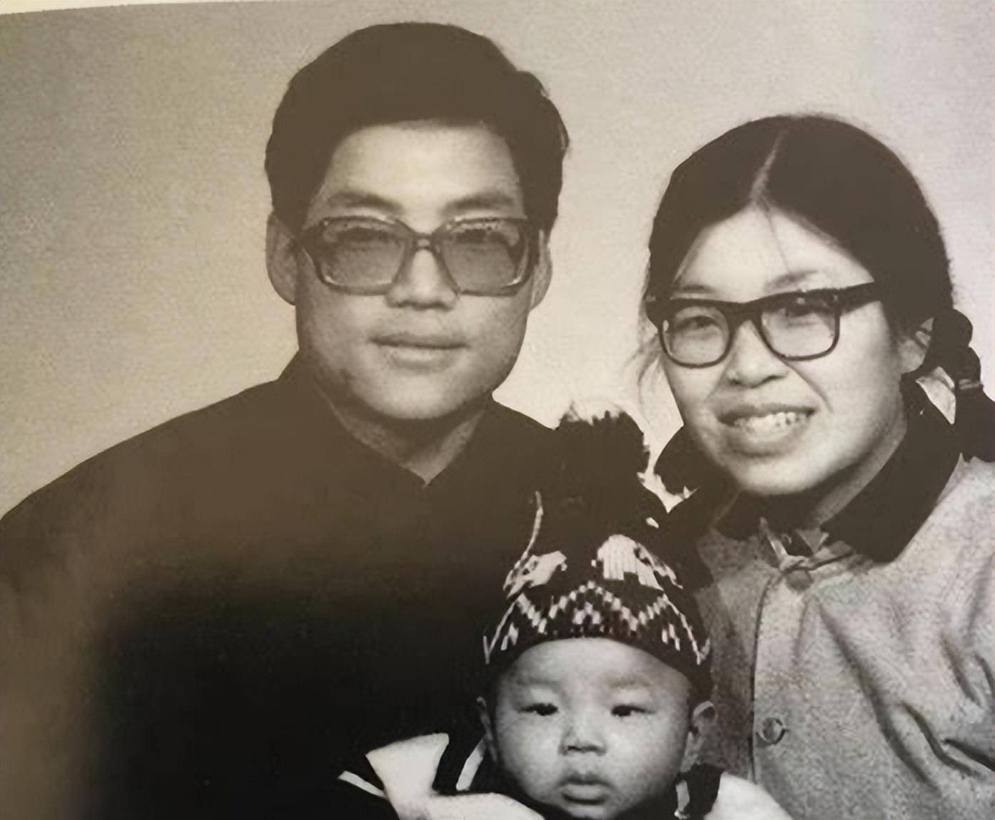 面对母亲的离世,曹磊心中对于未来的方向似乎更加明晰和坚定了一些,他