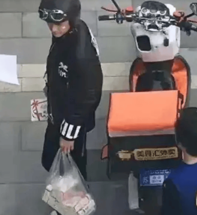 时隔9年,何炅选的栀子花8人今昔对比,四美差距大,四帅凉了俩_蒋劲夫