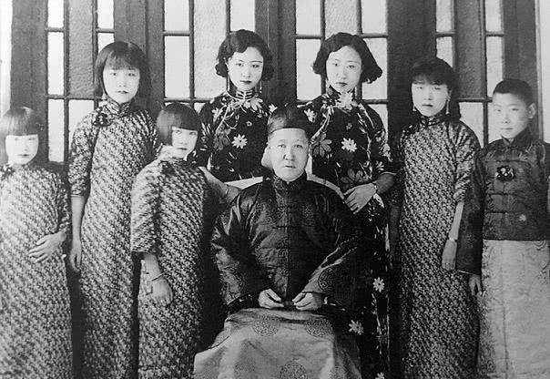 原创溥仪一家的颜值究竟有多高生母秀色可餐妹妹个个如花似玉