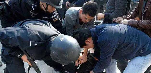 可是百密终有一疏,生性谨慎的魏振海还是因为一起恶性案件落网了.