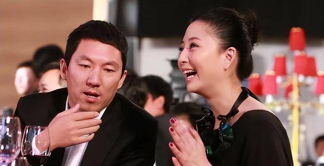 她是演员中的女富豪,多辆豪车轮流开,如今41岁却活得像20岁_殷桃_演技