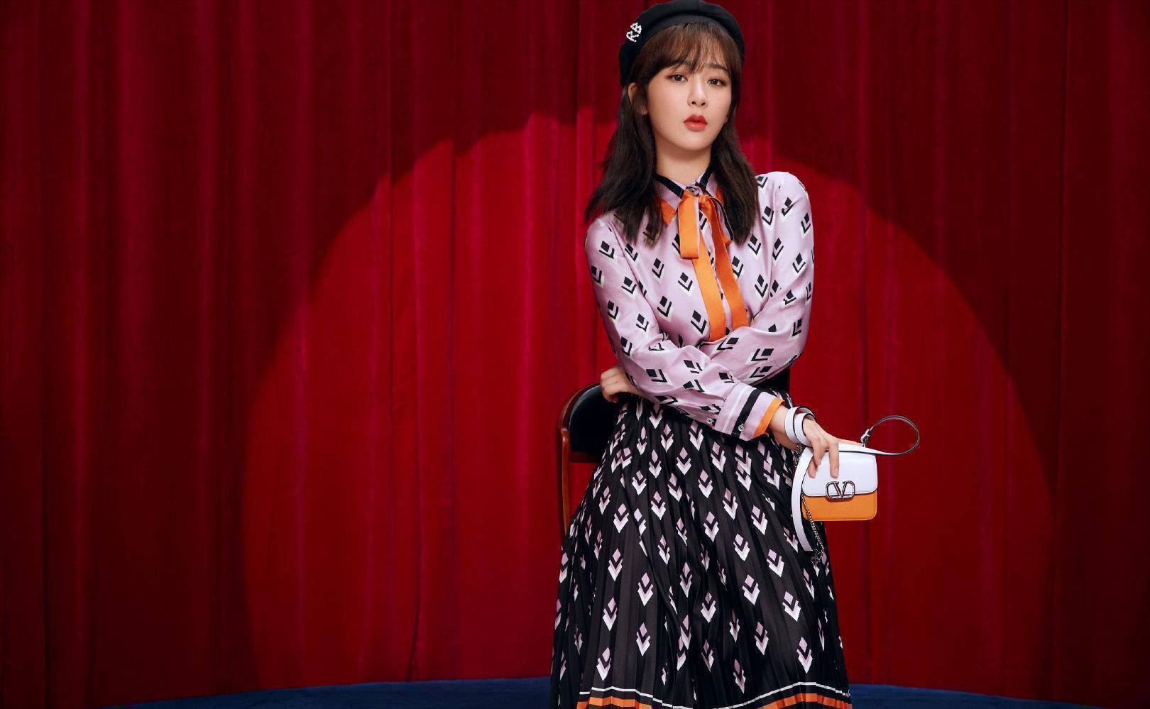 杨紫粉丝滤镜有多重!最新代言图被拍成五五分的效果,粉丝全在说好看