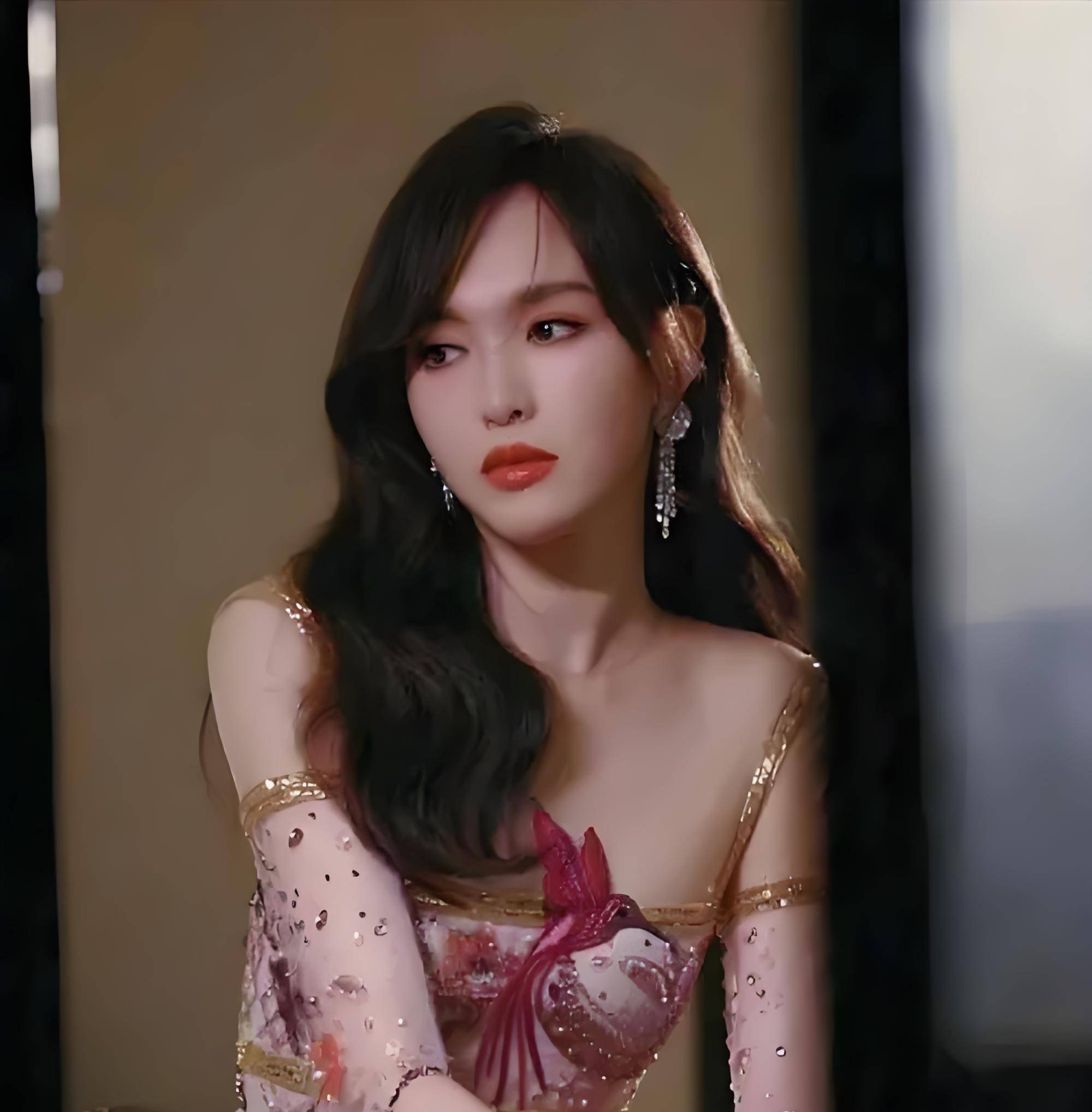 原创娱乐圈八卦白鹿遭恶评向佐和女儿亲密照曝光唐嫣挑剧本挑剔
