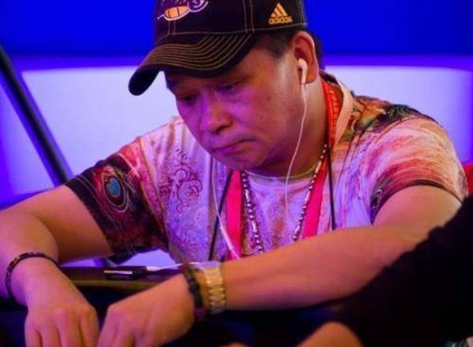 老师和同学们对他的态度,也都慢慢地转变了,父母也都为陈强尼的改变