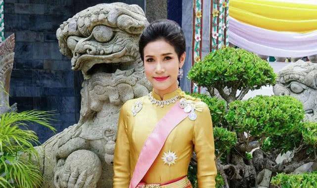 原创诗妮娜被泰国国王封为贵妃为何仅过83天就废黜其贵妃封号
