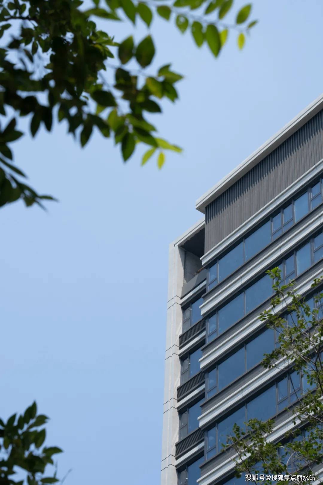 徐州翠屏风华售楼处欢迎您>翠屏风华售楼中心>楼盘百科详情>咨询热线