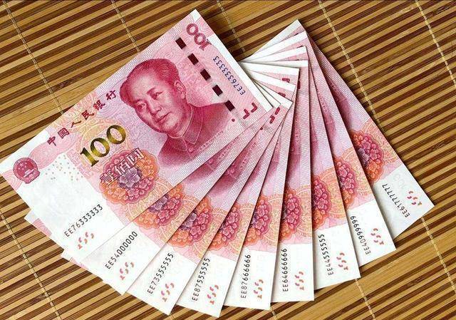 为何我国不发行100元以上的大钞?只因这个国家教训太惨