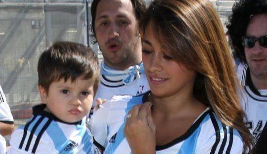 与梅西青梅竹马相伴一生不同,冰岛头号球星西古德森