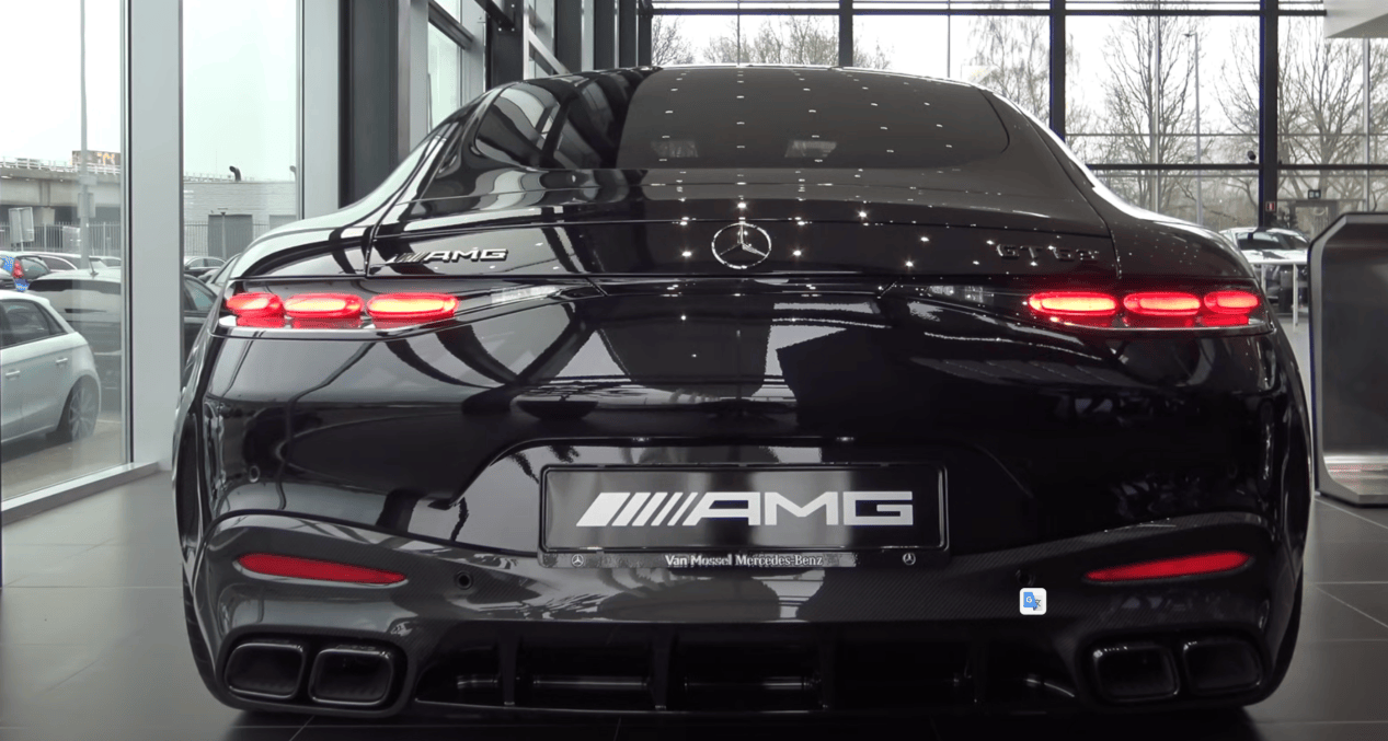 全新amg gt63海外到店实拍,搭4.
