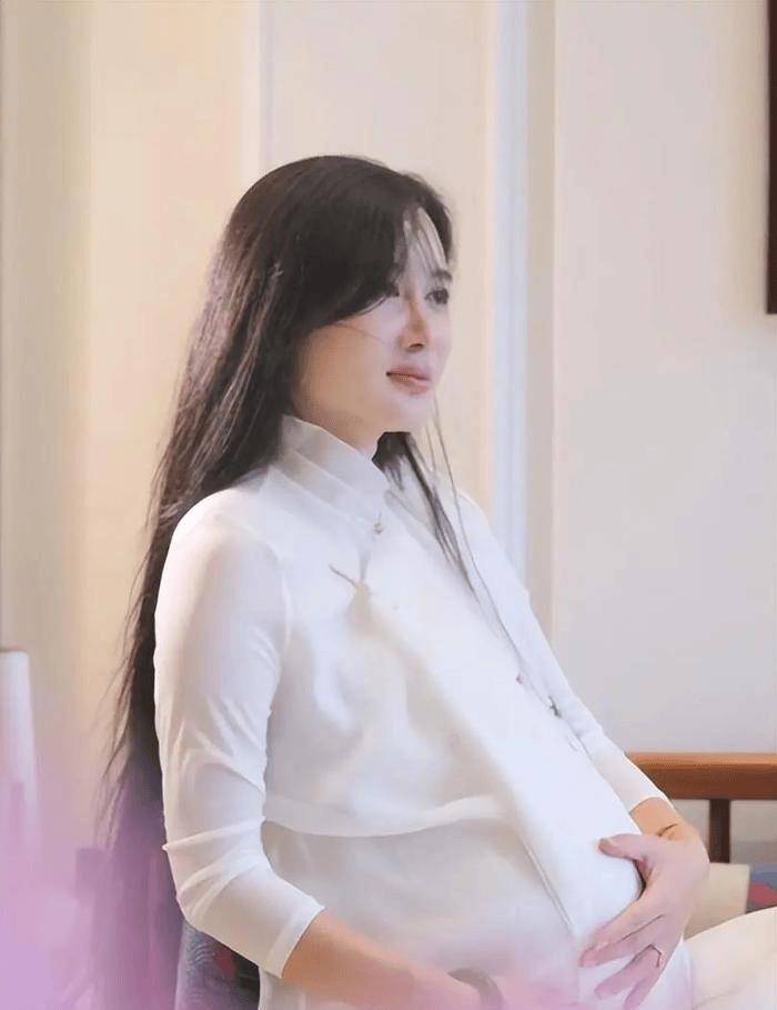 原创72岁张纪中心甘情愿当全职奶爸怪不得杜星霖甘心为他拼四胎