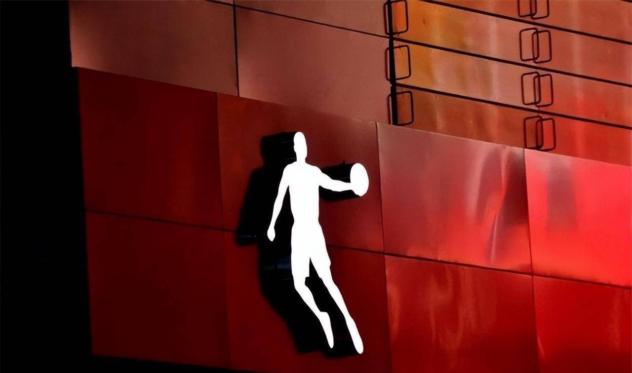 原创美国乔丹控告中国乔丹八年内连输两次中国律师一句话打懵全场