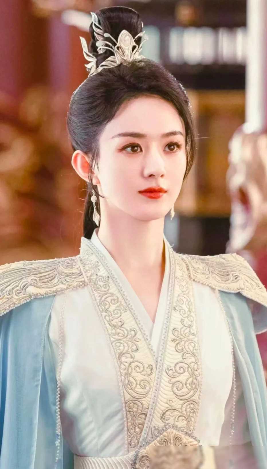 原创一张合照引出赵丽颖资源降级内幕导演徐兵慧眼识珠