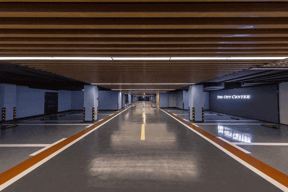 地下车库实景图哪怕明知道业主在这里最多也就停留几十秒,依然愿意