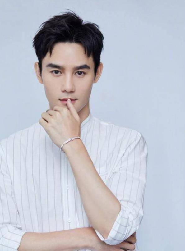 原创被胡歌靳东拒绝的琅琊榜让王凯哭了多次侯鸿亮为何会后悔