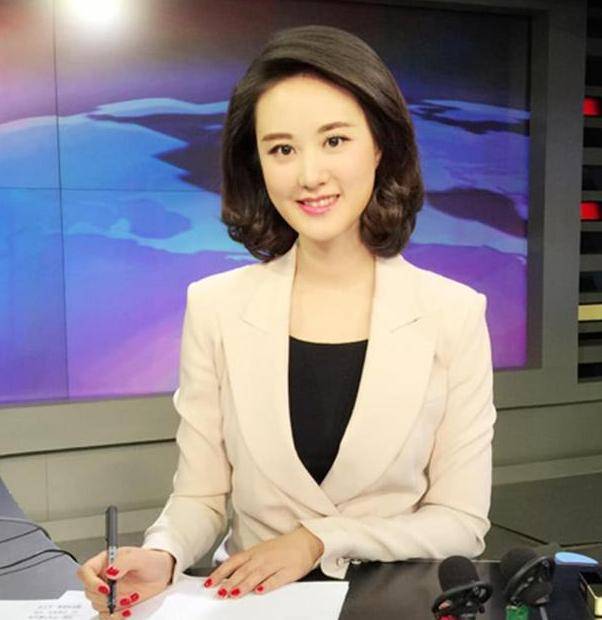 她曾是重庆最美的高考状元如今当上央视主持人39岁依然单身