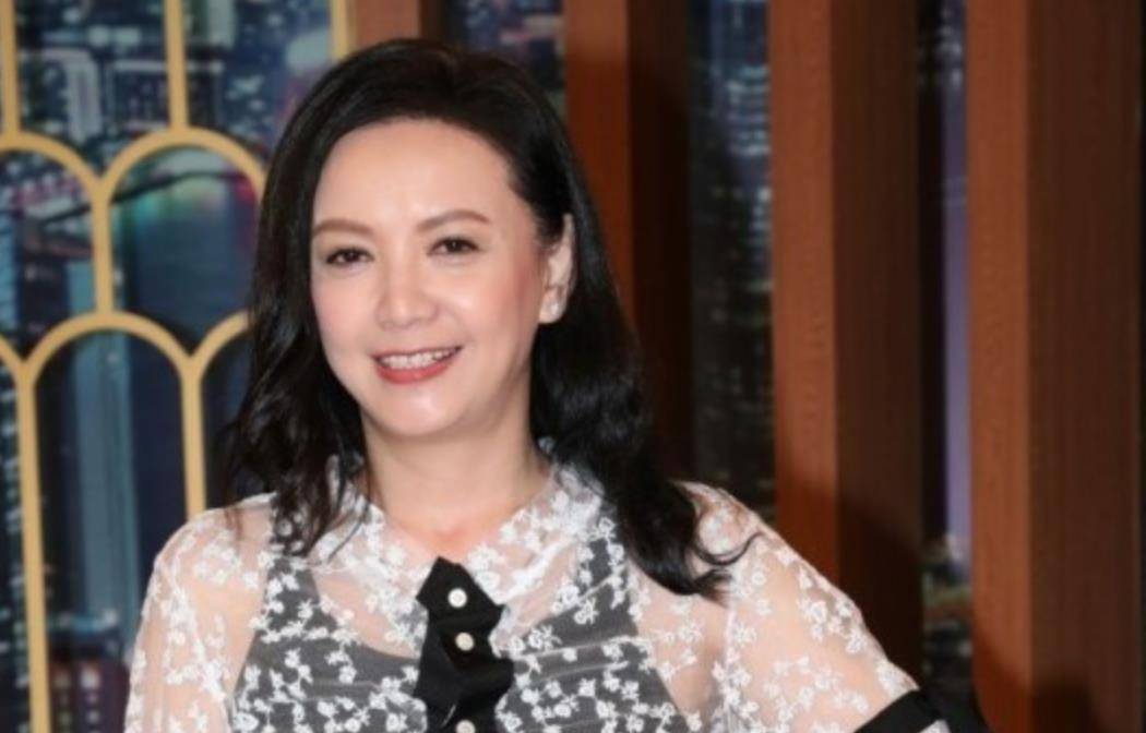 原创在被刘嘉玲抢走梁朝伟后她果断嫁进豪门分手后独自抚养儿子