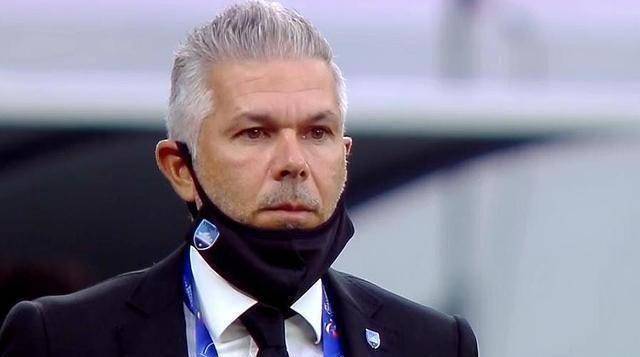 0-4,上港不敌澳超冠军,主力后卫伤退,门将离奇失误_悉尼_哈贾尔_于睿