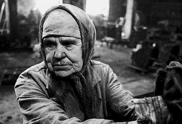 大树下的痴情,她微微一笑"还好,我也没有等很久"_索洛夫_玛莎_女人