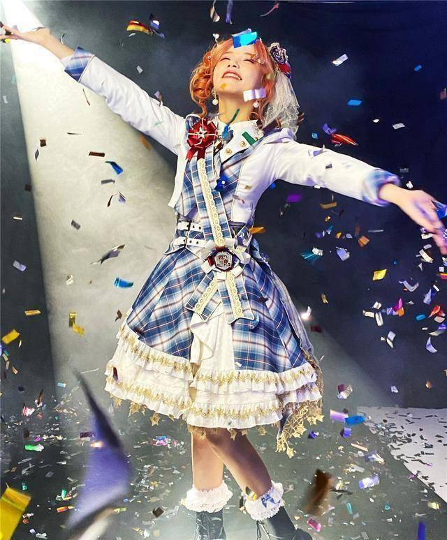 曾不被lo圈认可的打歌服今年却意外出了圈这是为何呢