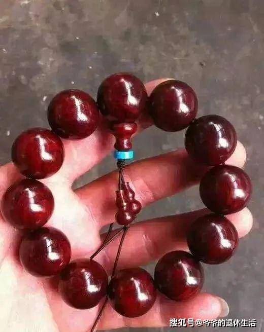 小叶紫檀手串怕盘黑怎样正确操作