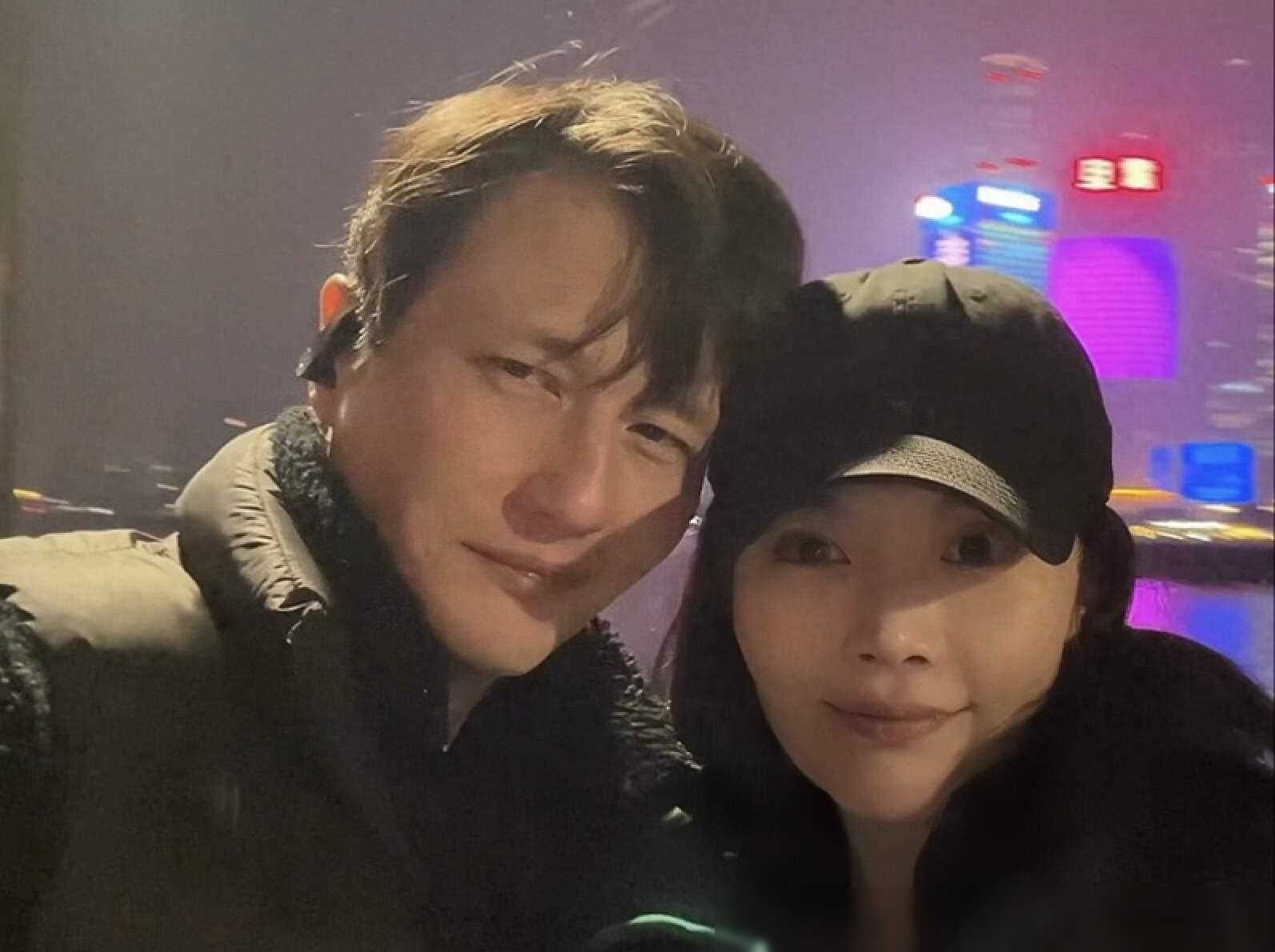 香港男星尹子维申请结婚送价值百万钻戒多次公开跪求女方复合