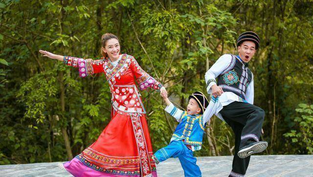 差点成为向佐老婆陈小春为她签卖身契应采儿感情经历太坎坷