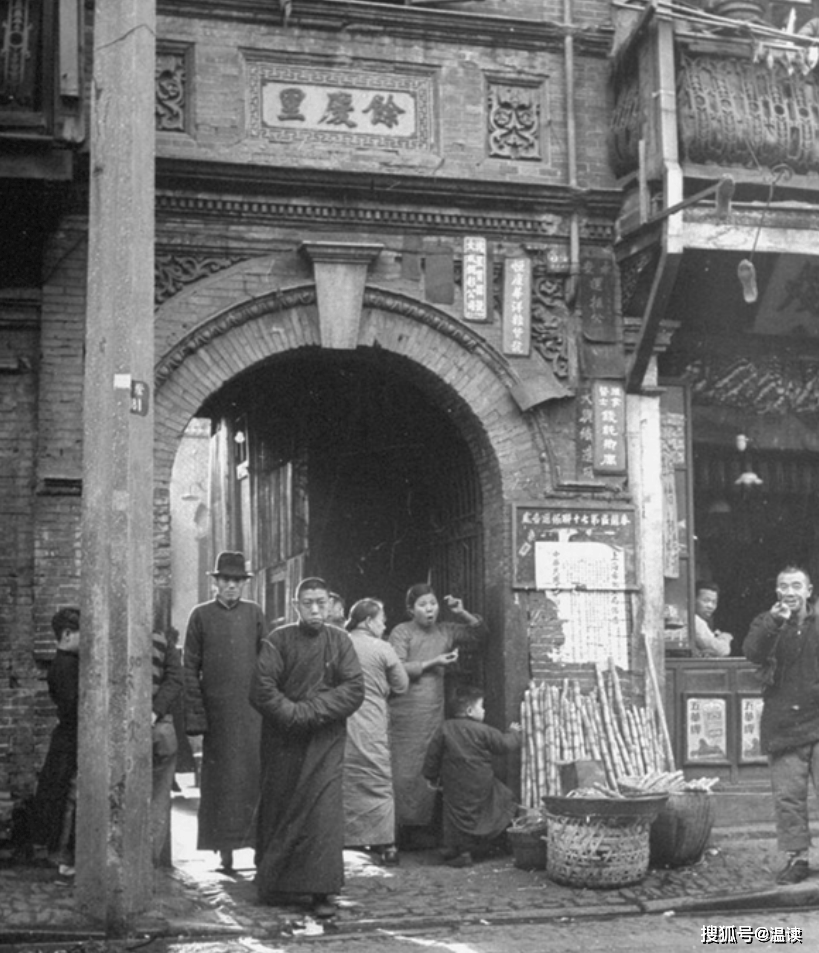 刚开始接触贾典珉的医生叫沙公品,沙公品对贾典珉印象很深刻.