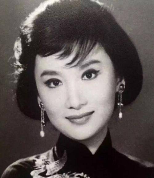 齐白石一生娶了多名妻子,83岁老来再得子,93岁娶22岁年轻女子_夏文珠